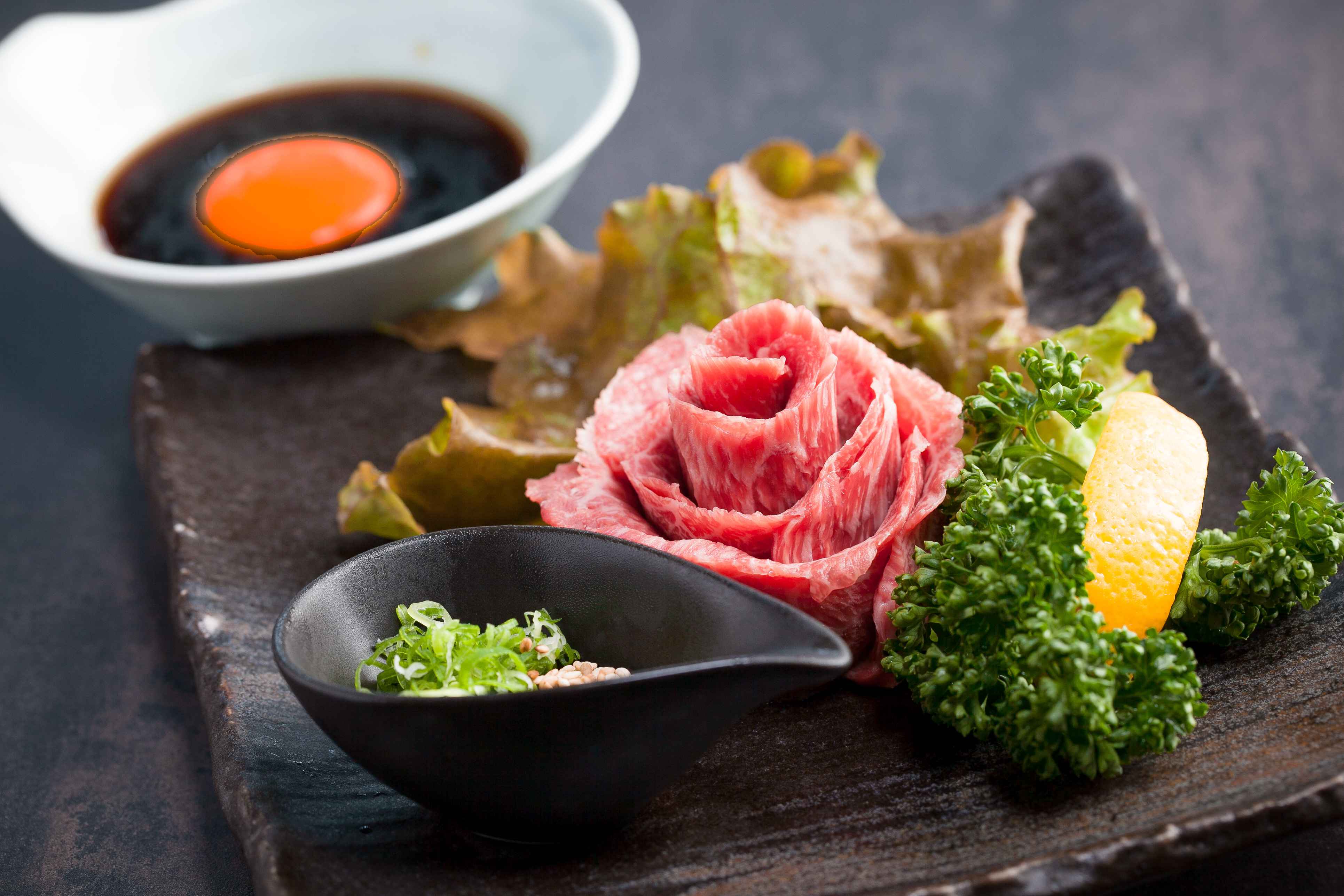 お肉_あぶりユッケ.jpg